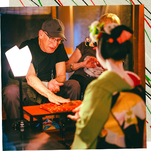 Play games with a geisha-1